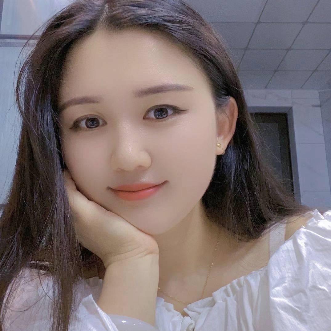 红唇💋周周