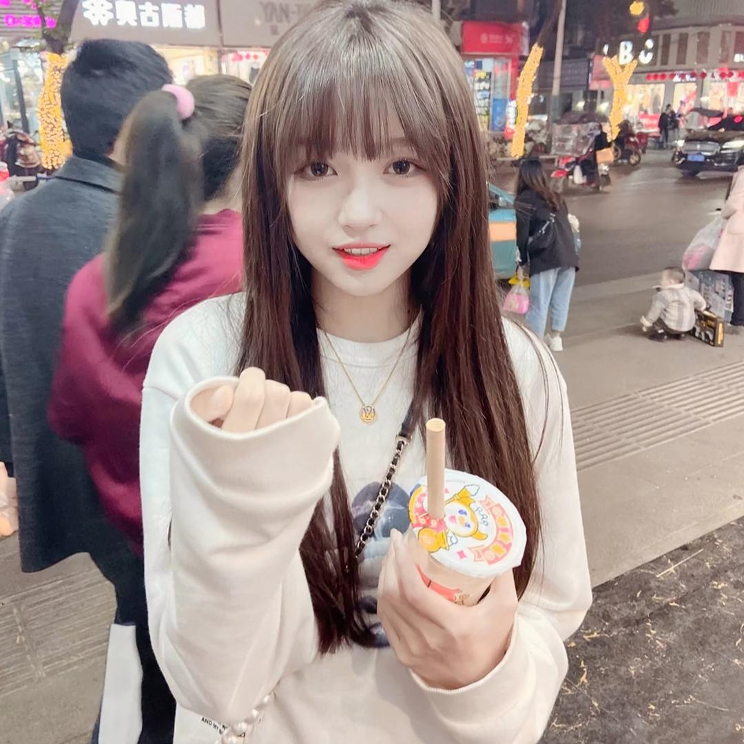 爱你的女孩哪有不作的