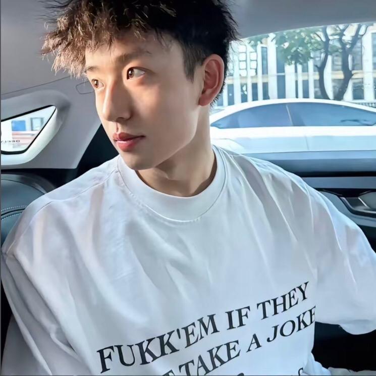 東-_