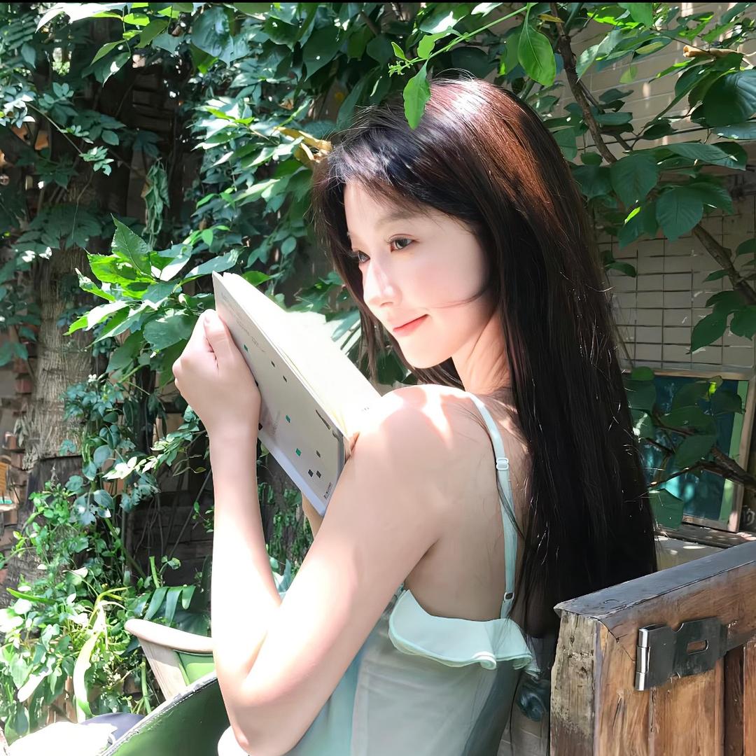 莹莹吖