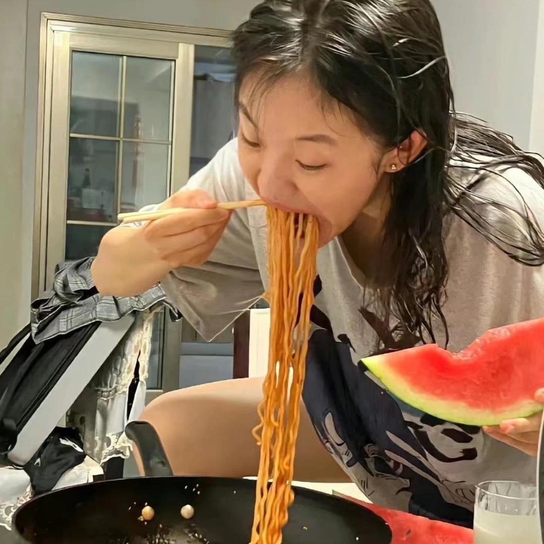 小赵 .