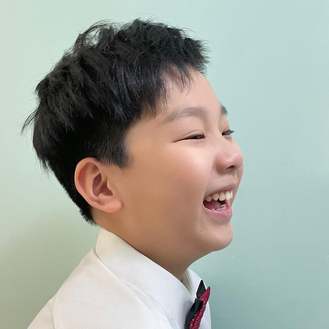 阳光笑匠睿