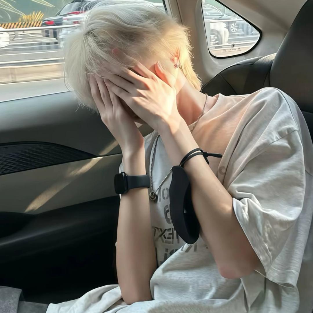 爱吃糖的懒洋洋