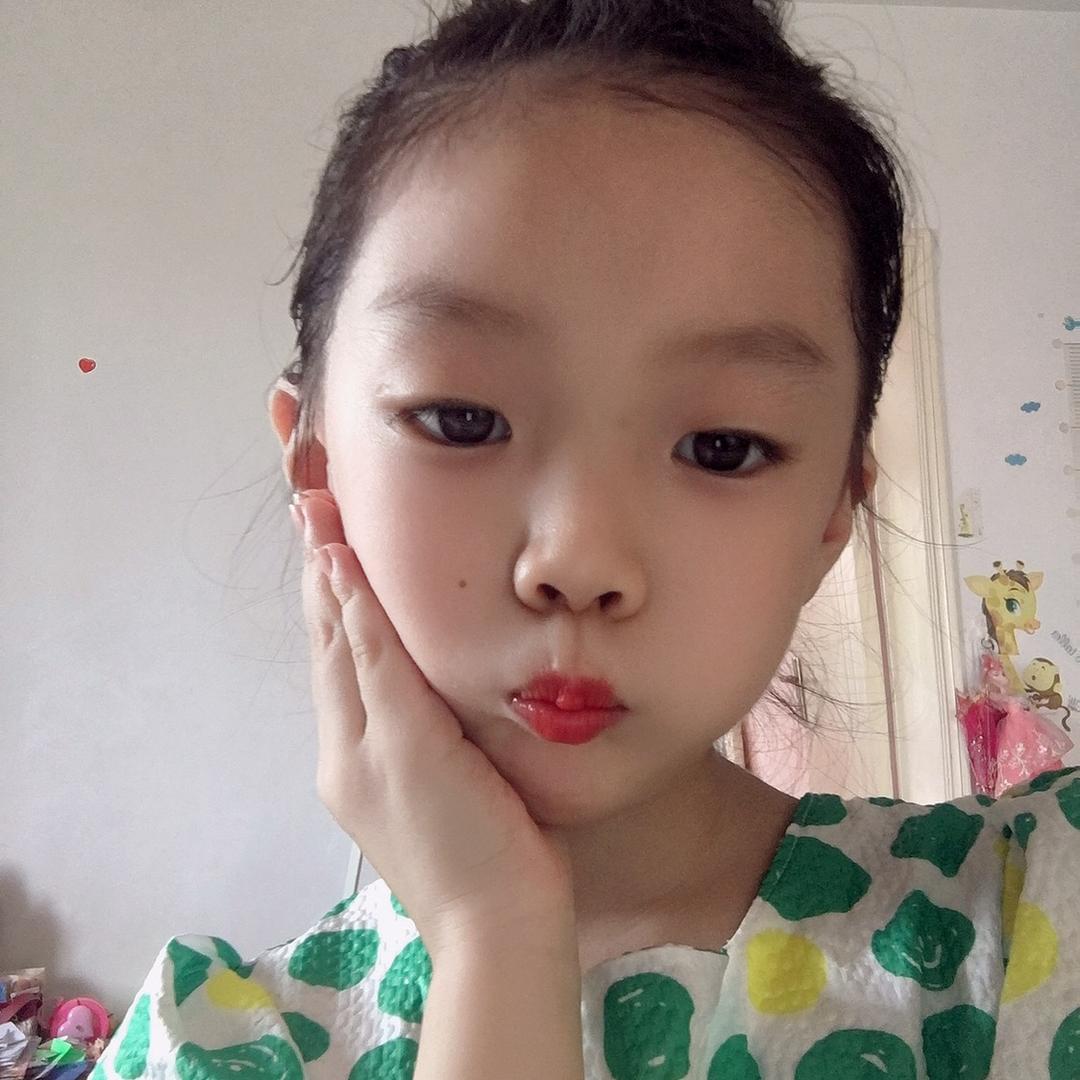 单眼皮女生