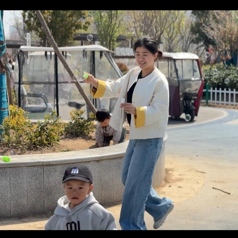 是你们的小周老师呀😬