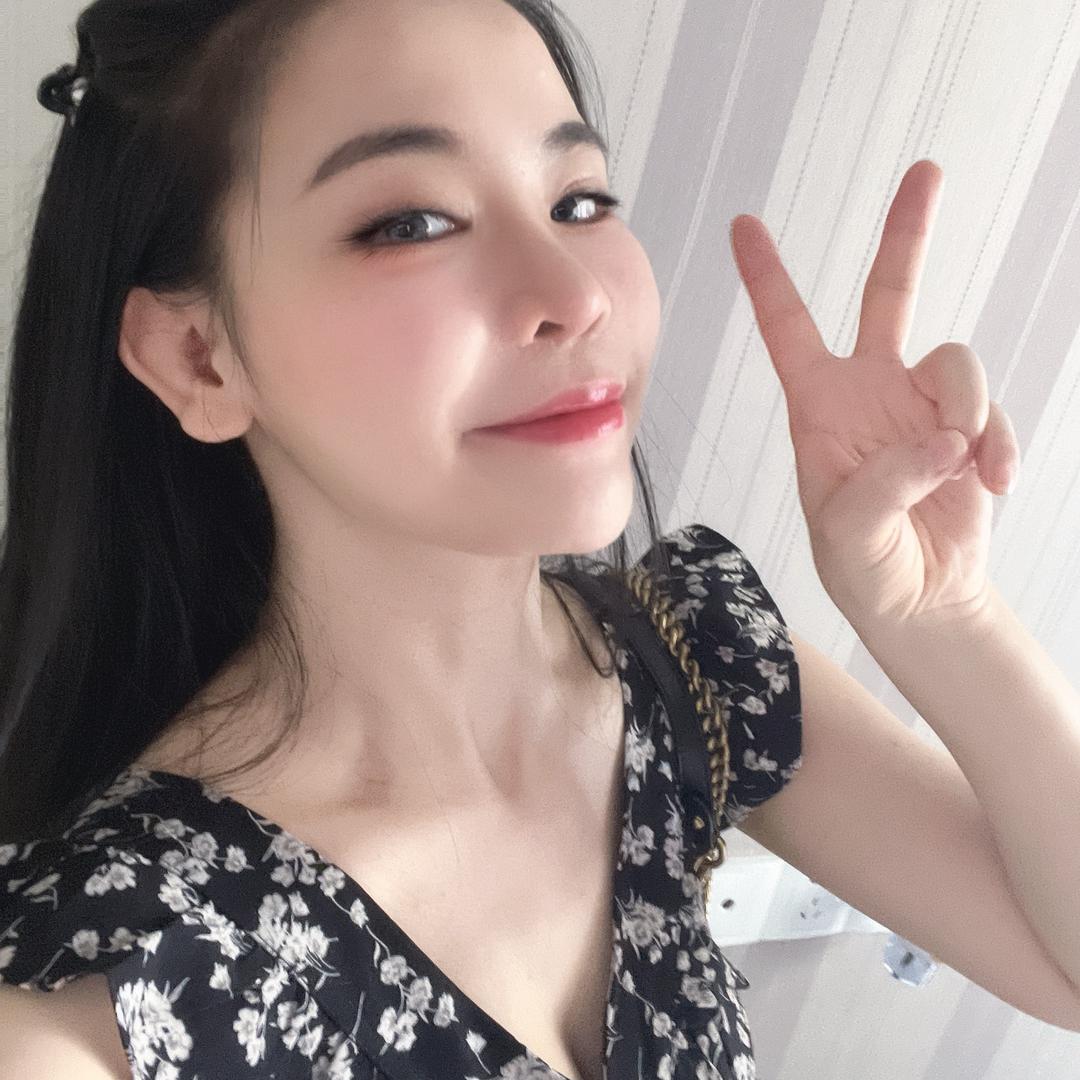 小青椒品牌女装