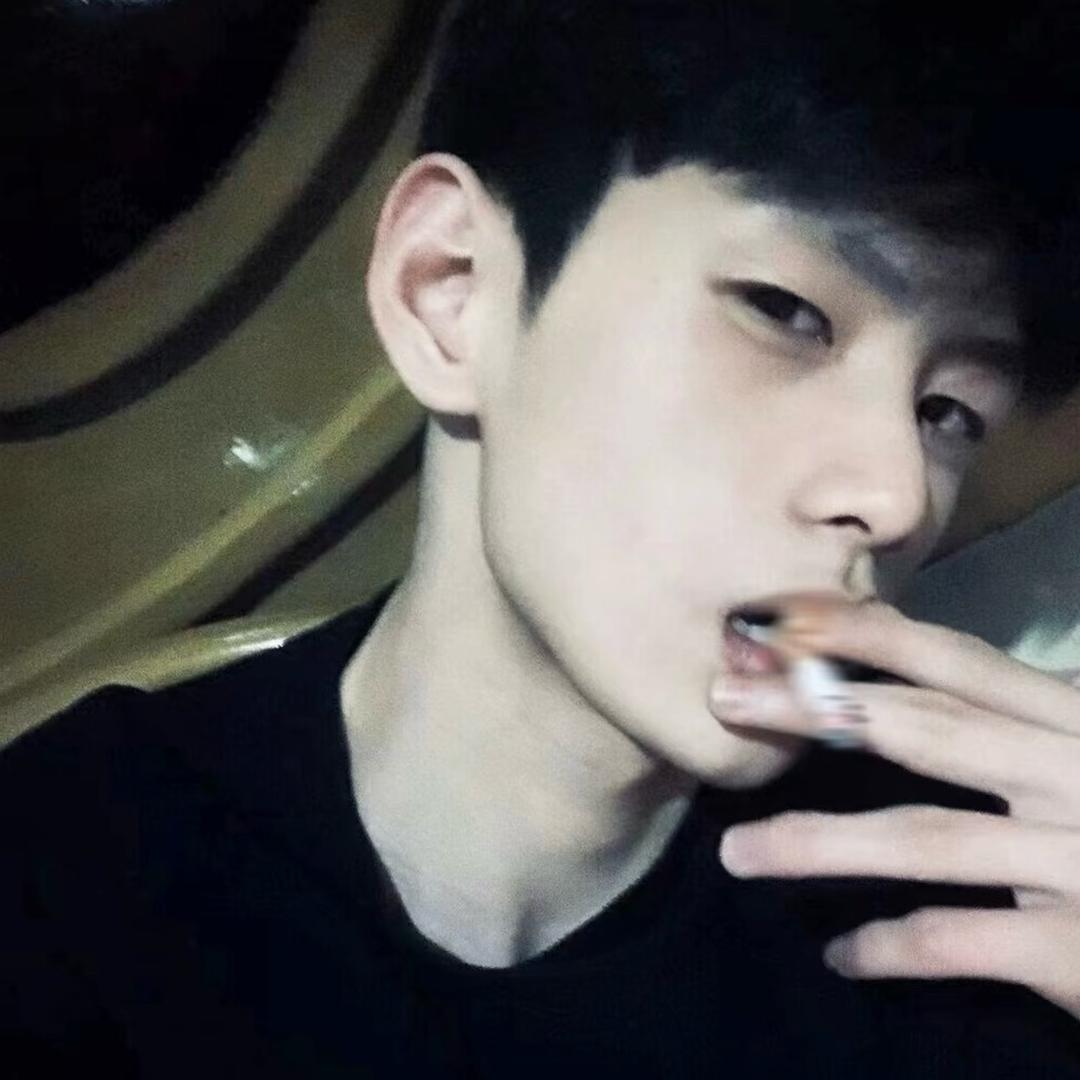 .褚 嬴./