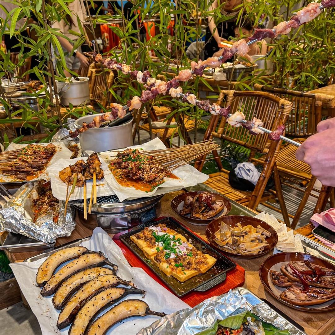 围满·停车场烧烤（1912街区店）