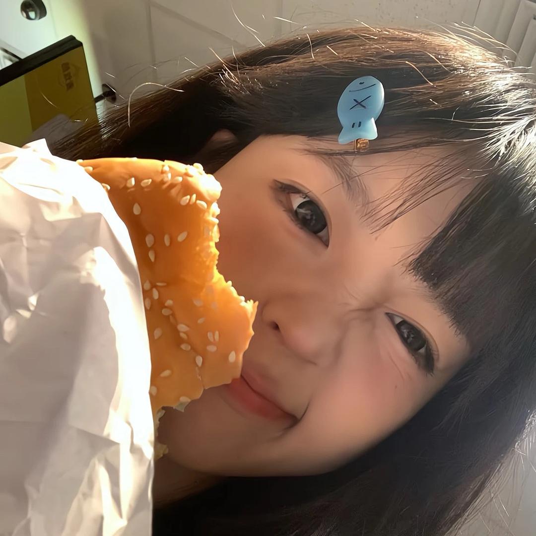 浅浅.