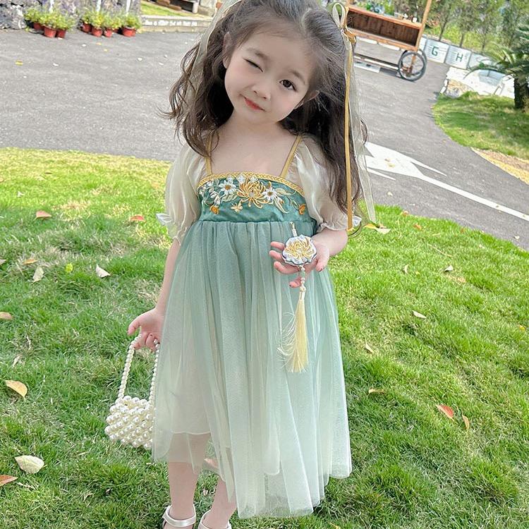 纤叶服饰童装