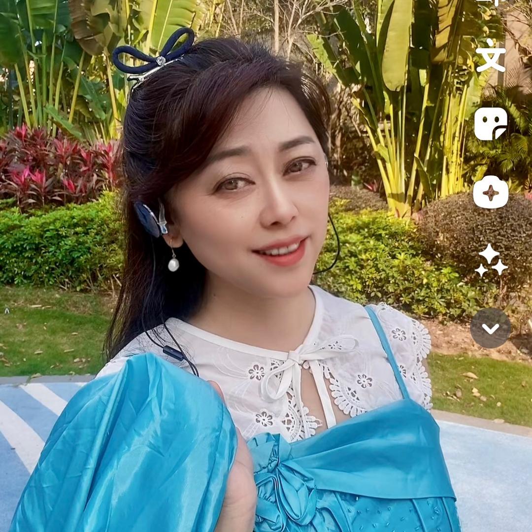 牟老师教唱歌