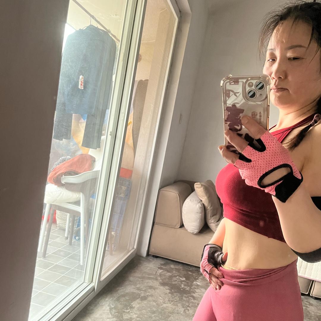 爱滑盘的玲玲姐