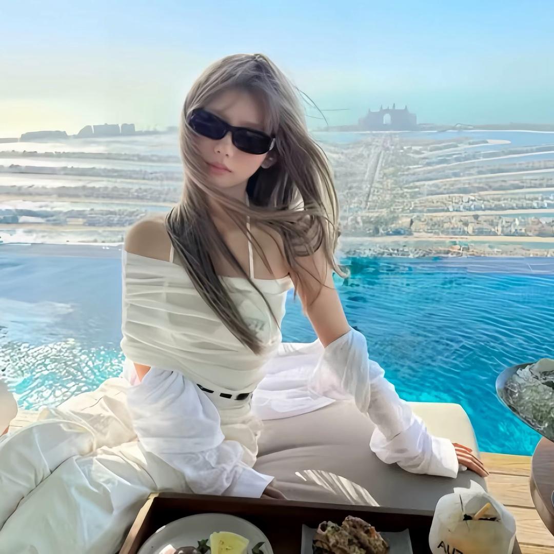 小芹不爱吃芹菜~