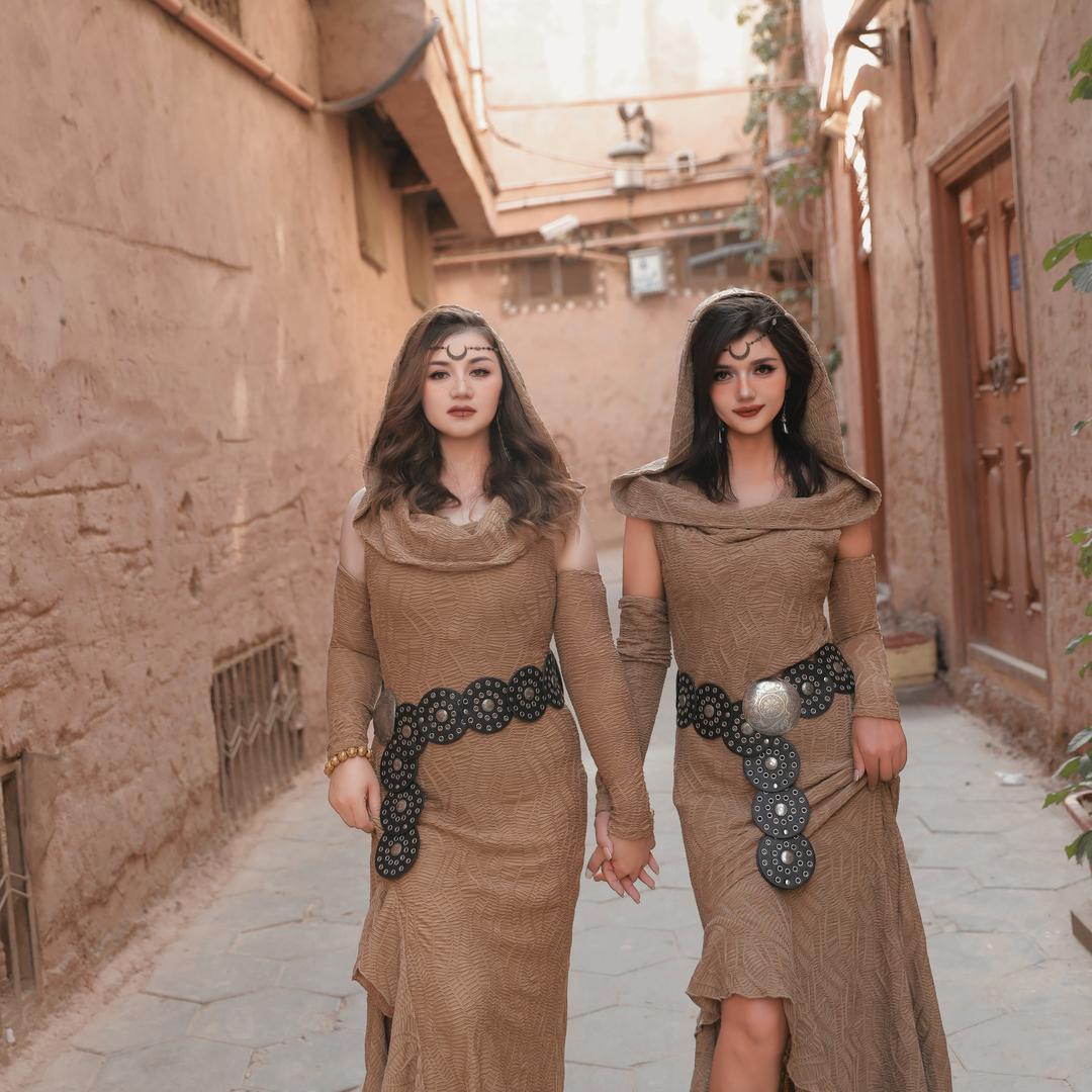 和静县热孜燕木服装店