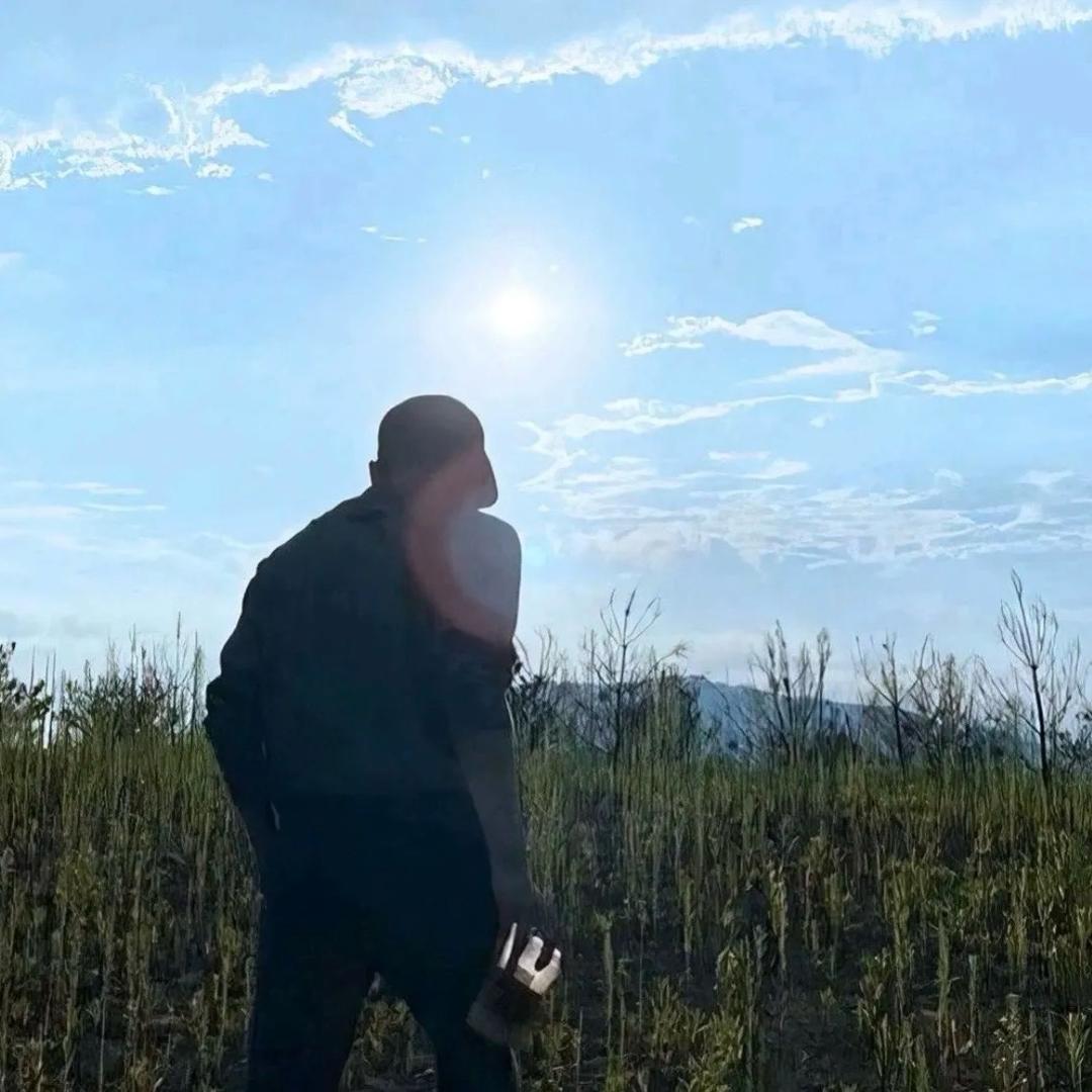 ,
