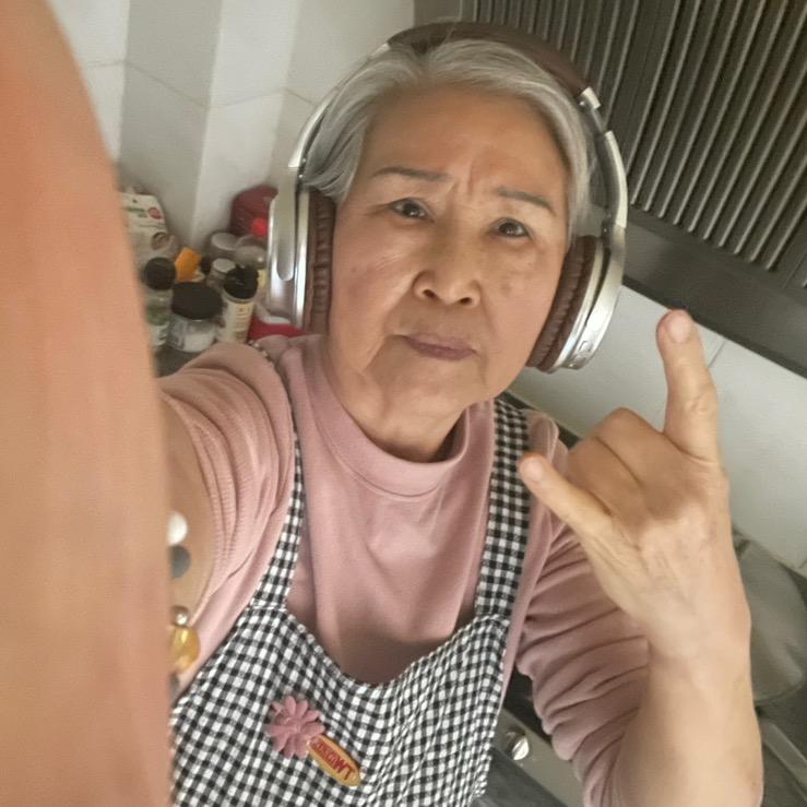 姐像十一月的寒风刺入他心