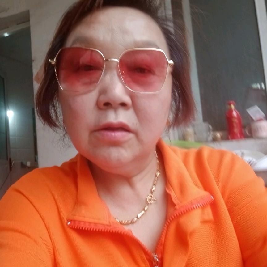 老丁女士