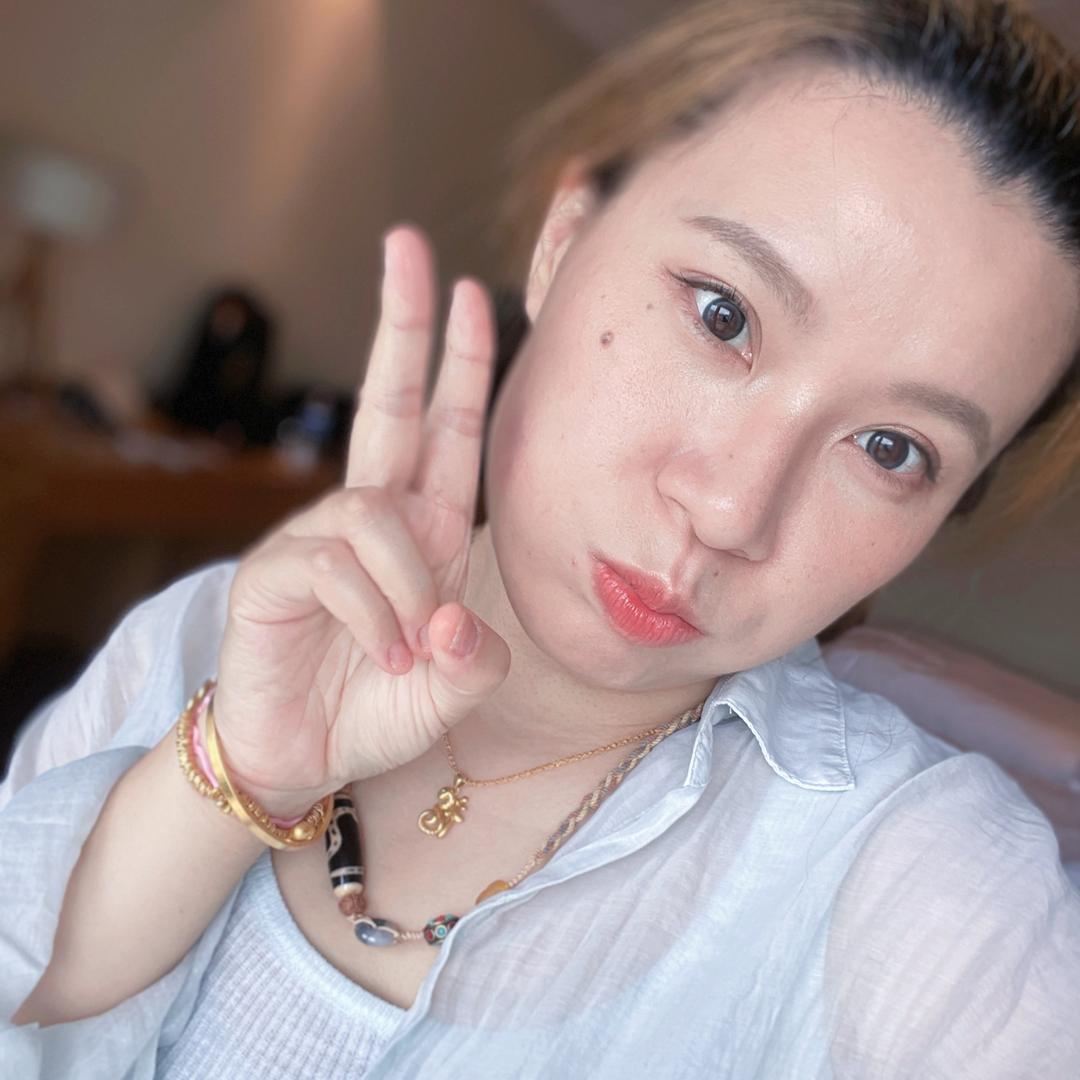 是薇薇吖🍓（拼了减肥）