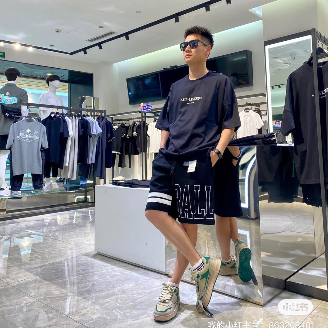 设计师  渣渣辉 — Design