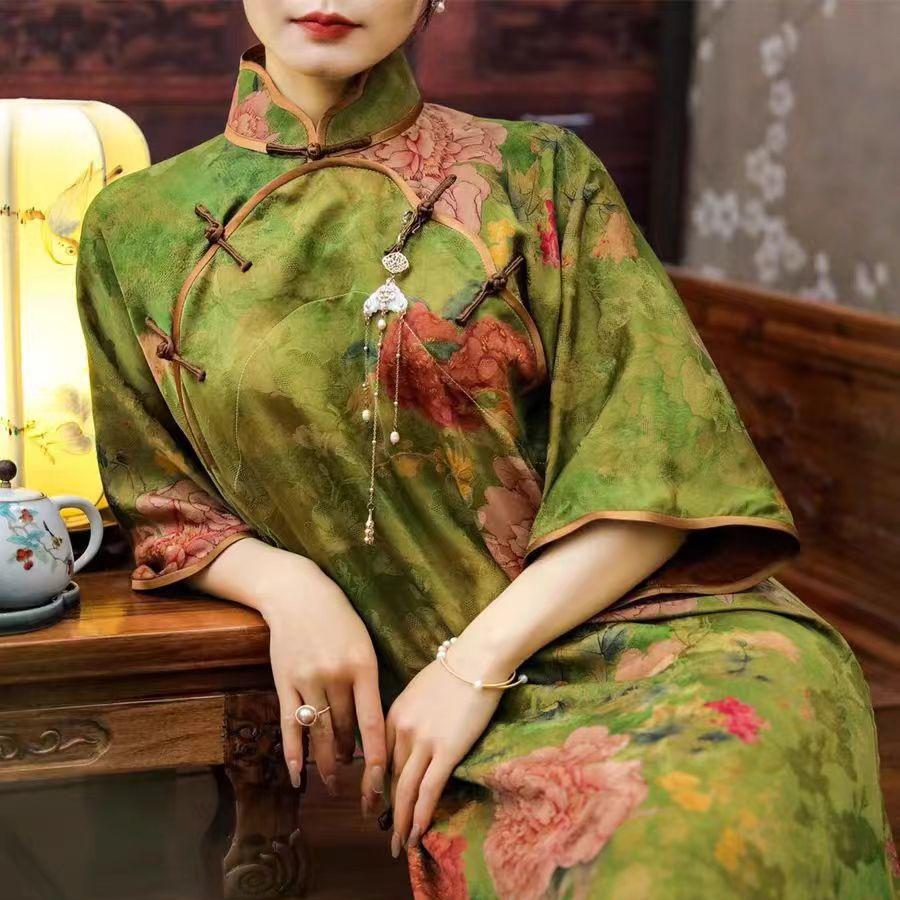 丝韵阁高定女装工厂店