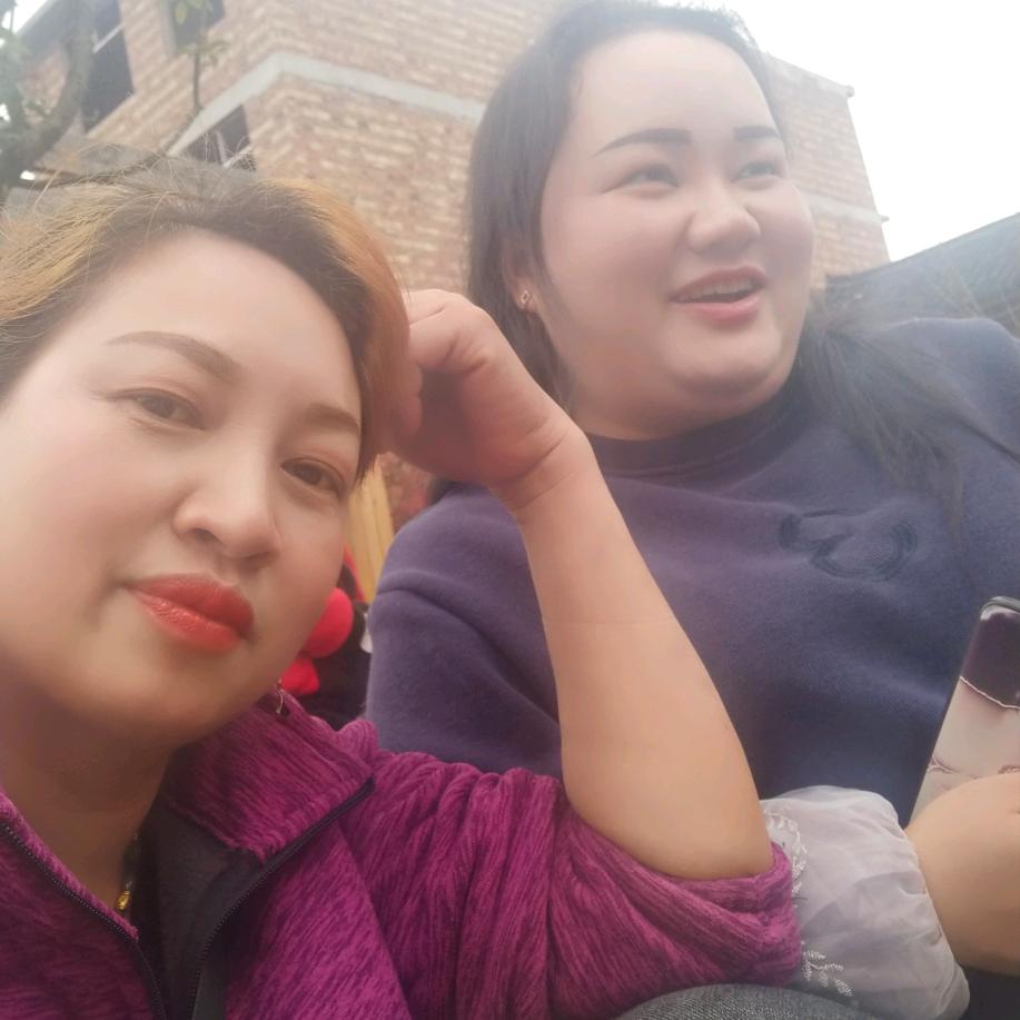 内心好痛，表面很甜。