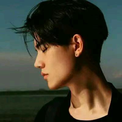 j@M