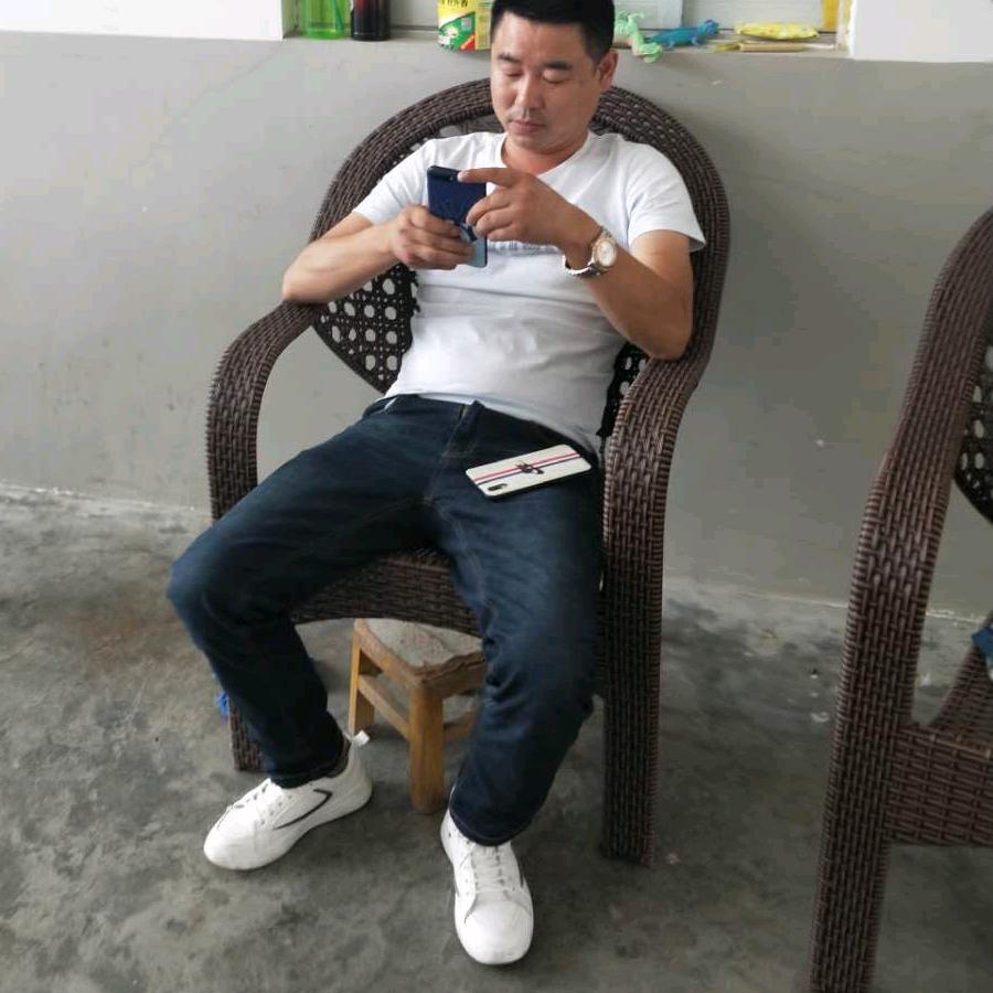 彭 二（二手车工程机械回收出租）