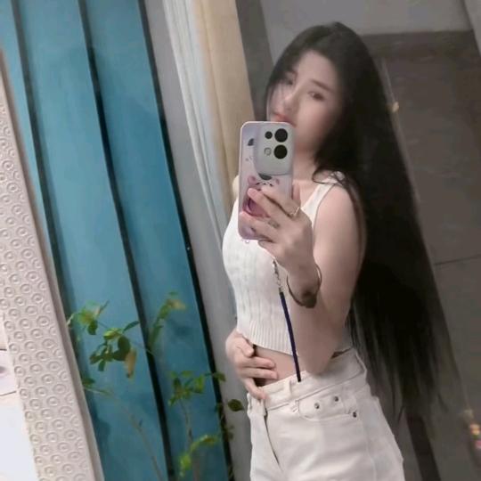 傲娇龅牙妹
