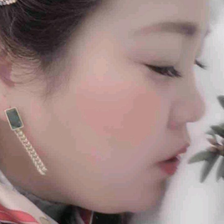 地摊三妹商贸