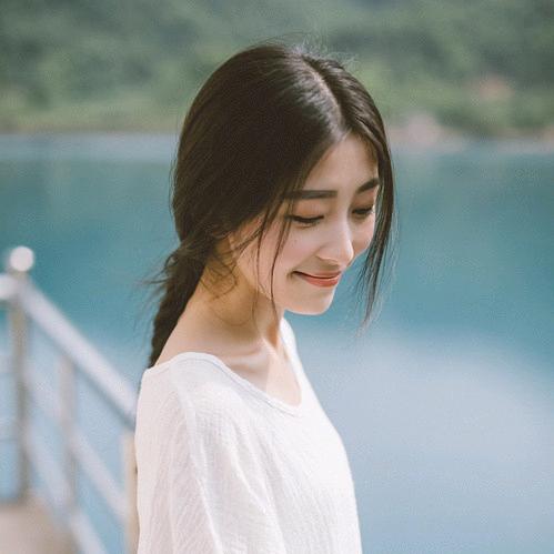 月光下的花儿