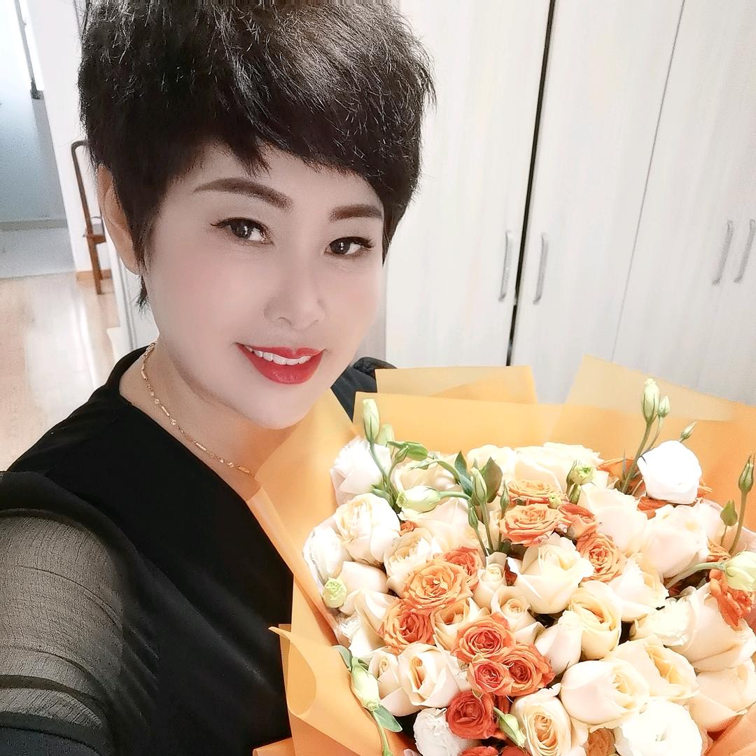 上海市浦东新区周浦镇玲馨雅美容店