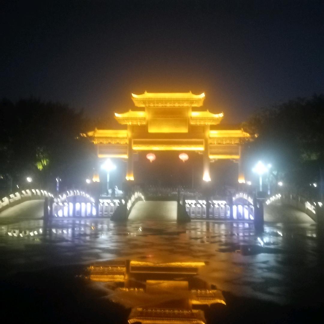 上善若水，厚德载物！