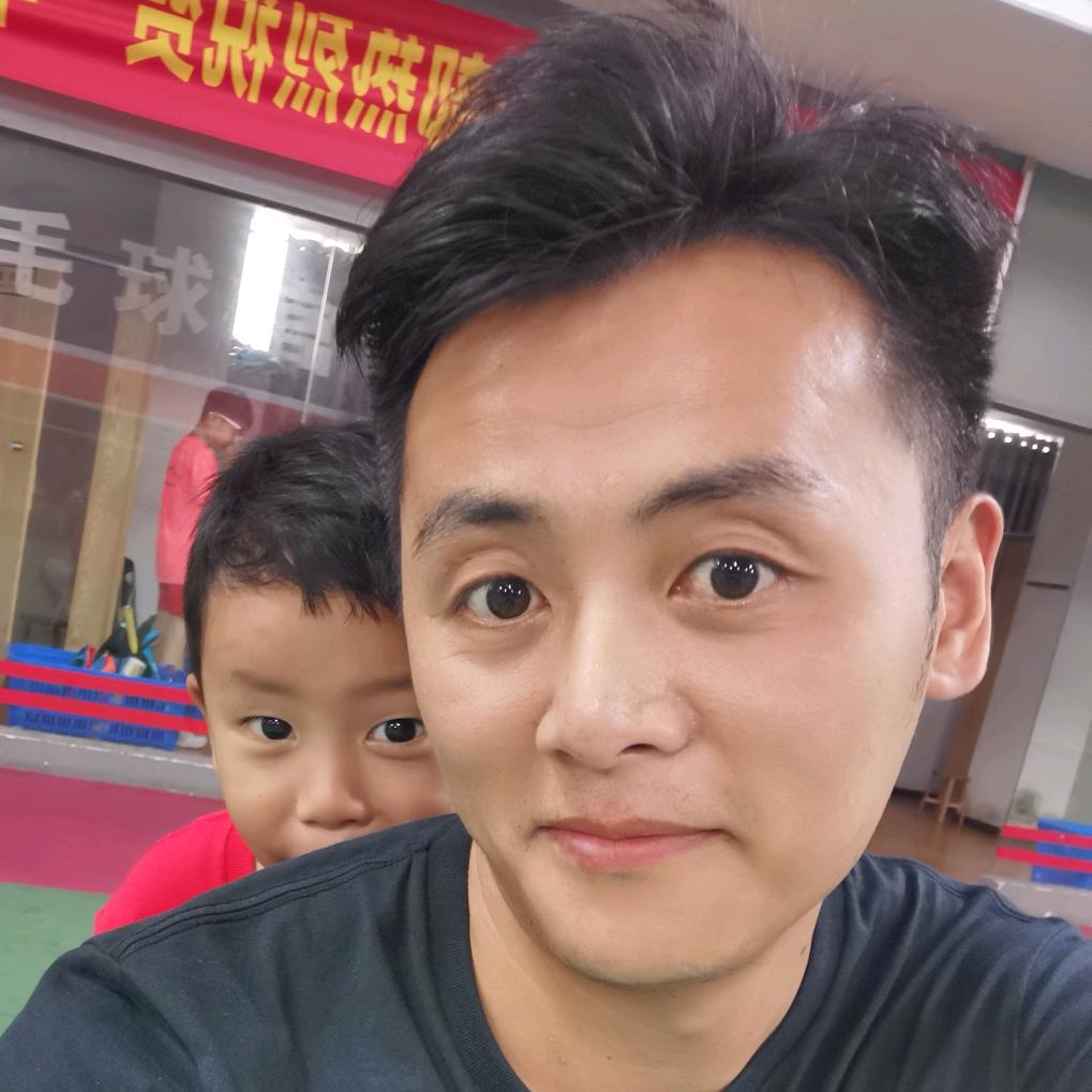 羽毛球小夏教练