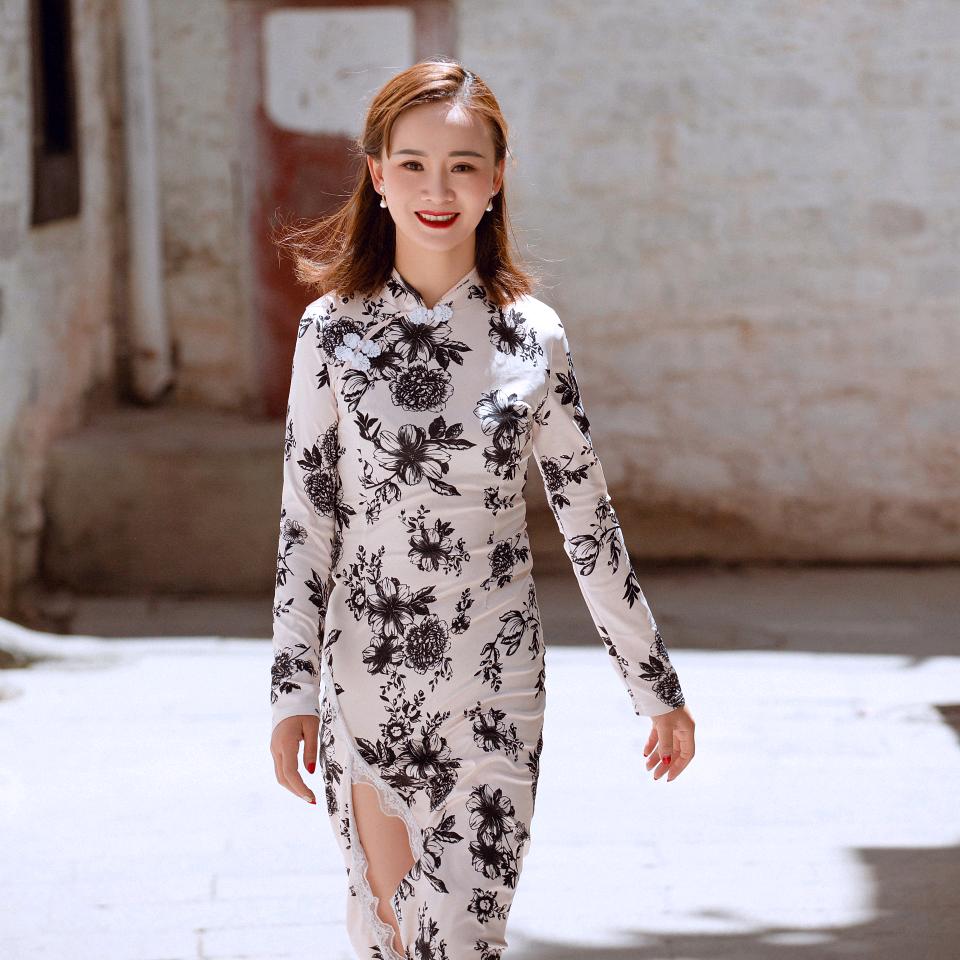 在拉萨做卫浴的霞姐