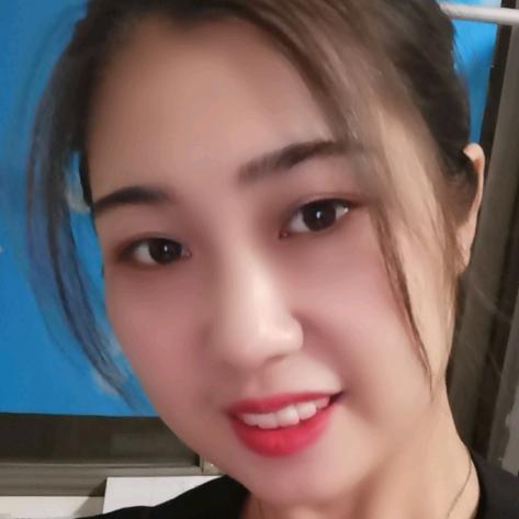 爱拍抖音的娜娜