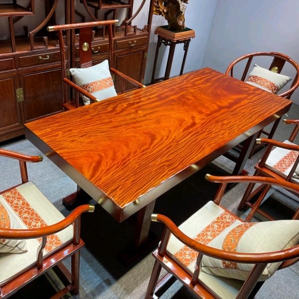 朝阳区冰依商贸中心