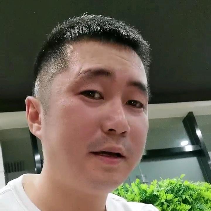 小鸭吃米