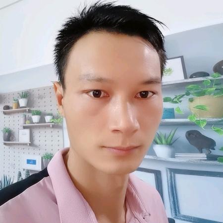 龙发摆地摊