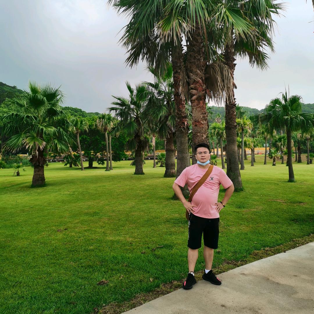 华仔（护旗手）