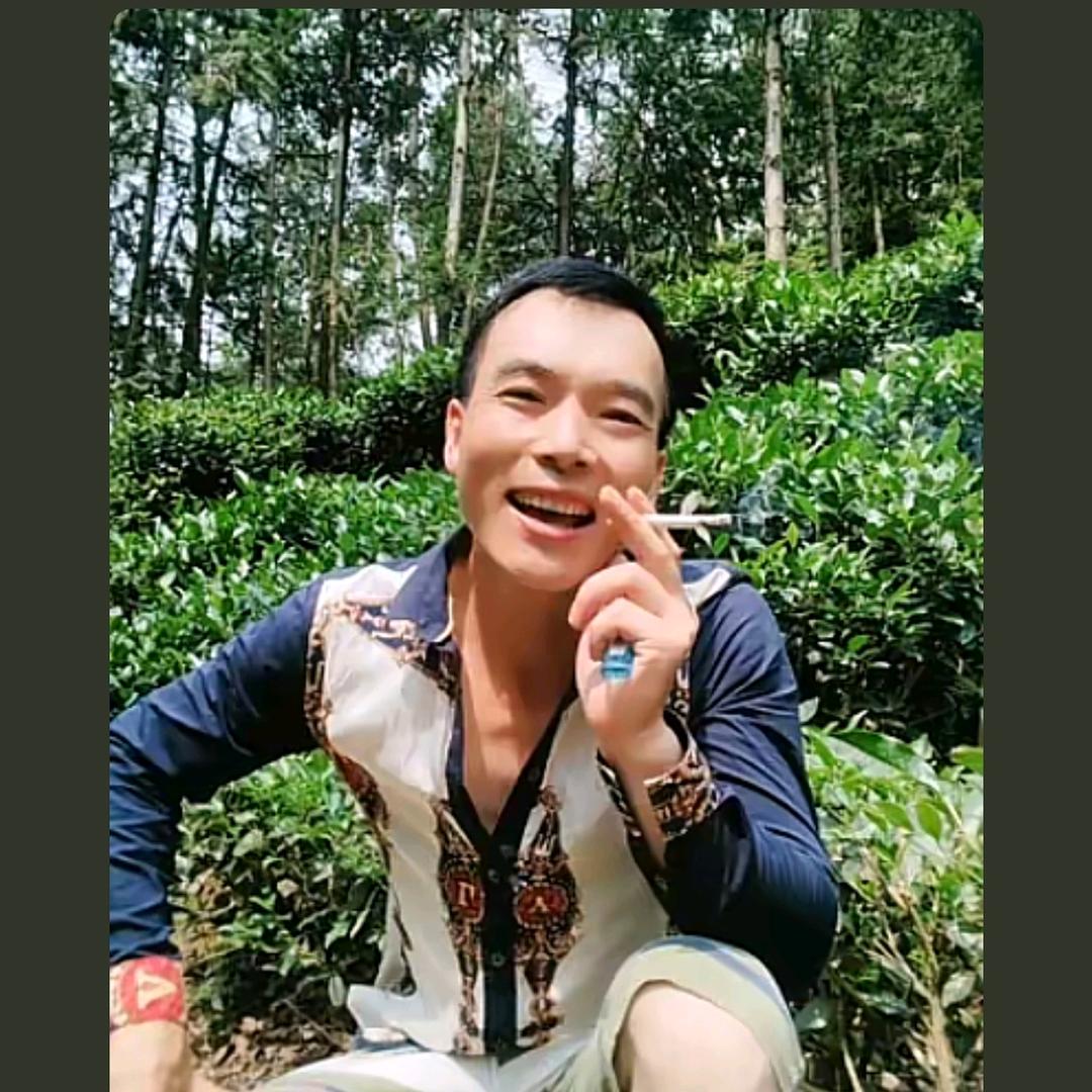 许多多
