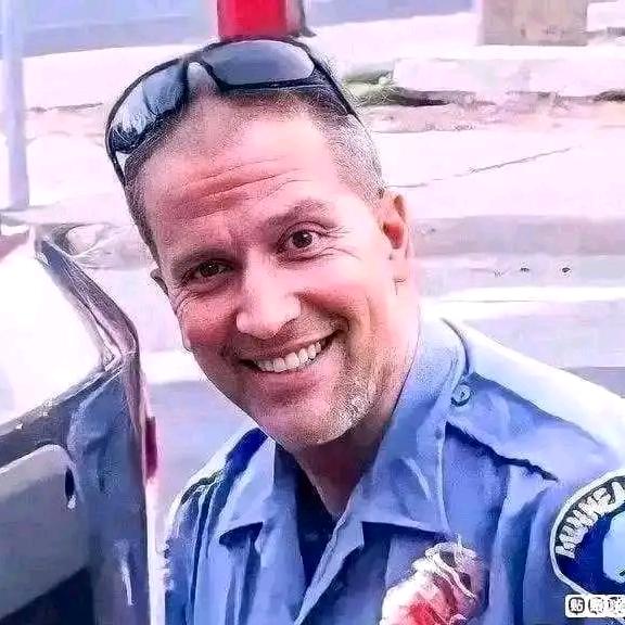 心机蛙一直摸你肚子