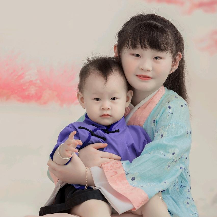 Mrs  李