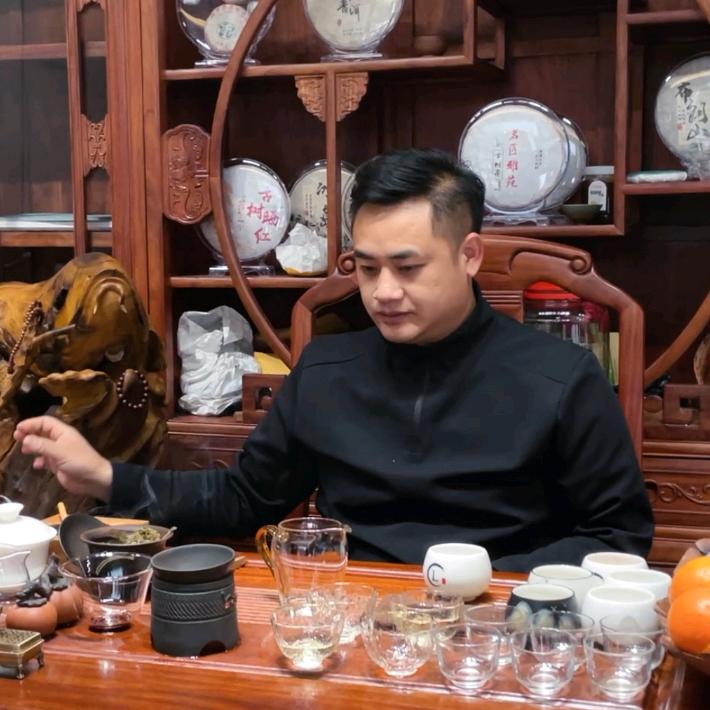 小隆哥