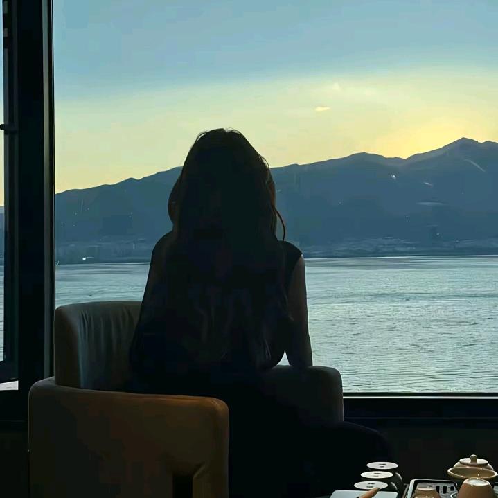 悲伤的小狗狗
