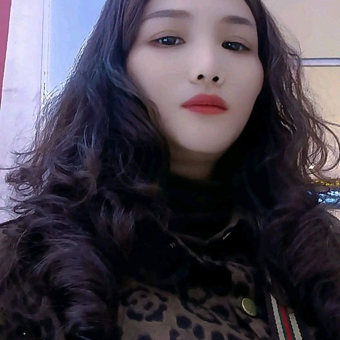 莫莫