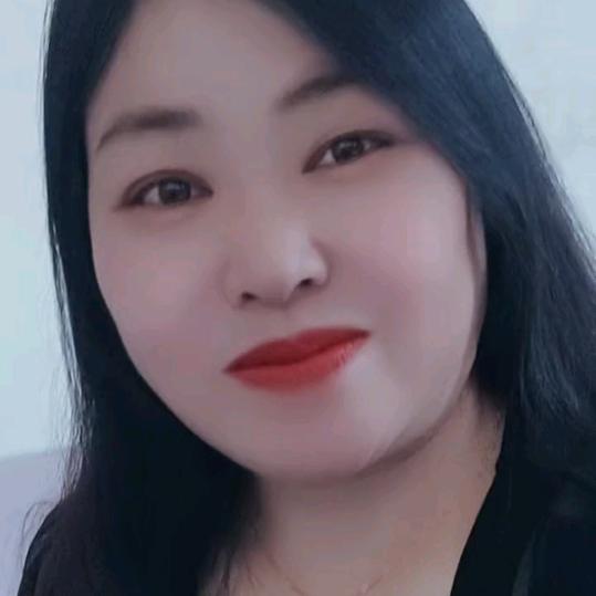 赵丽。