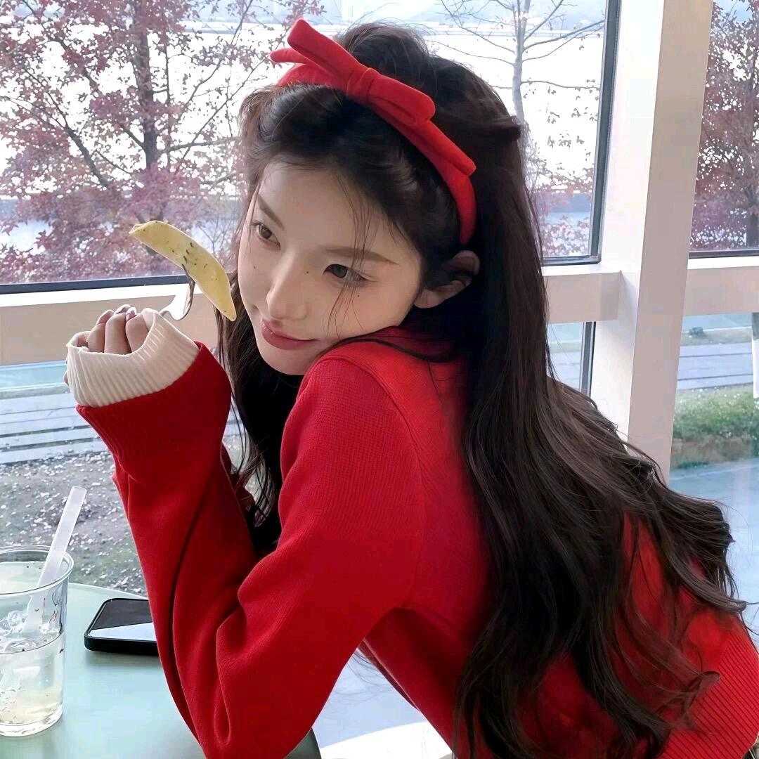 👑