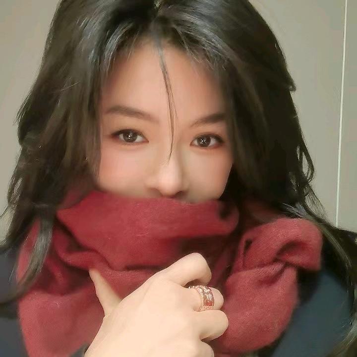 陌离.