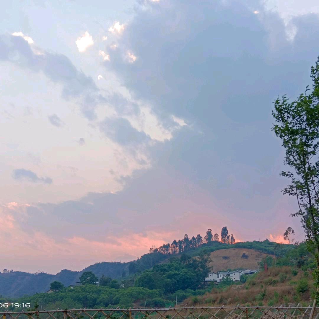 禄劝东方家居广场官方号