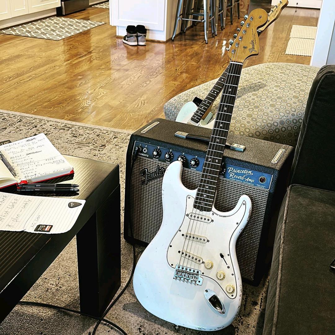 撸吉他的布鲁斯